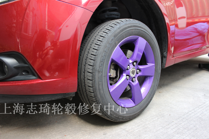 张扬个性的紫色轮毂整车效果展